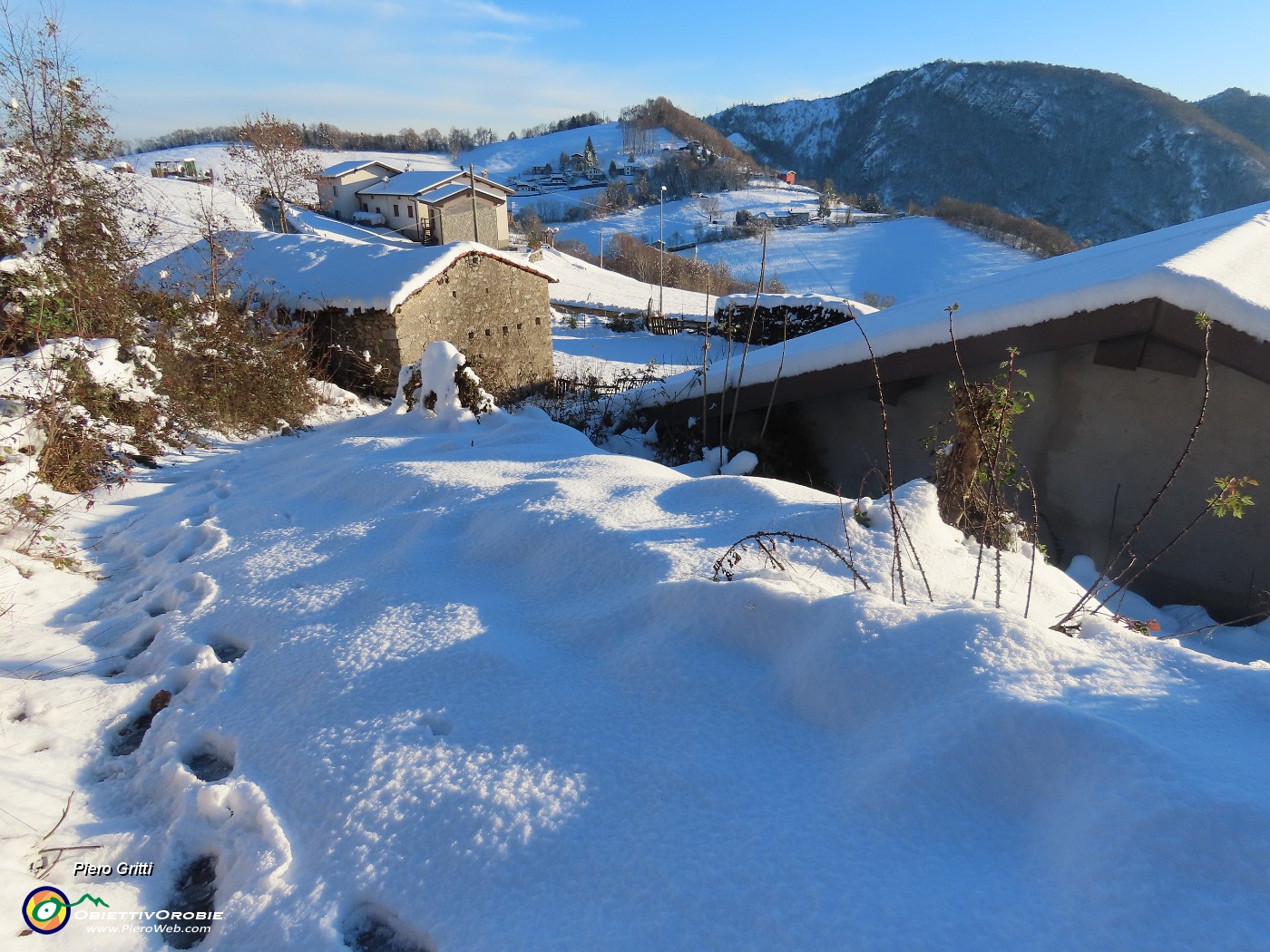 41 Scendo alla Chiesa di MIragolo San Marco.JPG